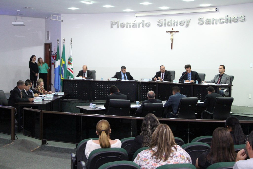 Câmara requer informações sobre plano diretor e quadro de servidores municipais